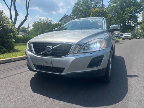 Used 2013 Volvo XC60 3.2 AWD/4WD image 2