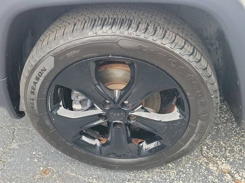 Used 2019 Jeep Compass Latitude FWD image 7