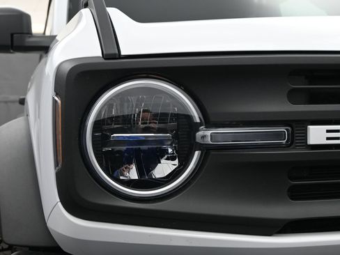 New 2026 Ford Bronco Big Bend w/ Black Diamond Package AWD/4WD image 5