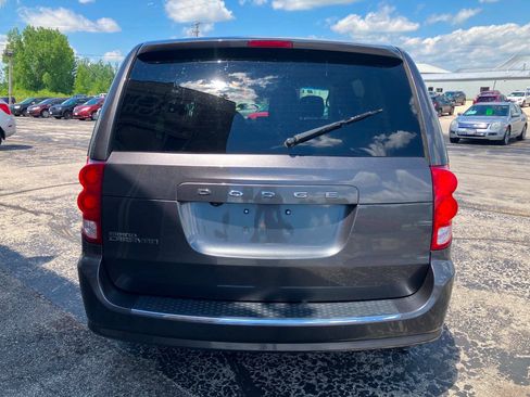 Used 2017 Dodge Grand Caravan SE w/ Power Window Group FWD image 4