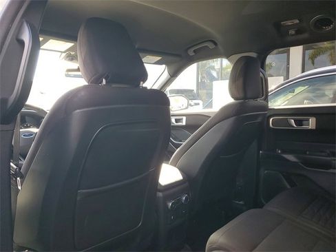 Used 2020 Ford Explorer XLT image 10