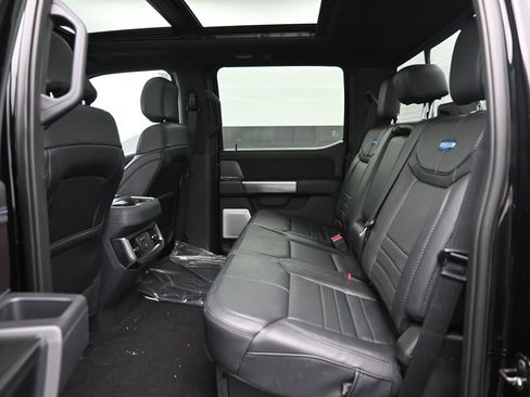 New 2026 Ford F250 Platinum w/ FX4 Off-Road Package image 27