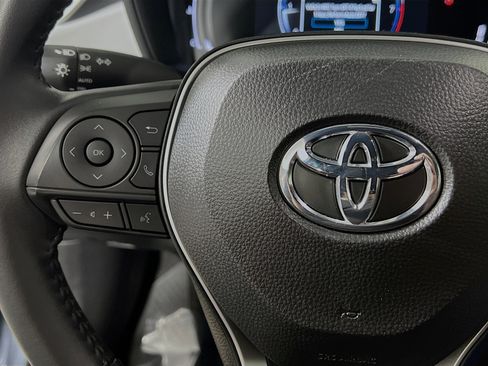 Used 2025 Toyota Corolla SE image 19