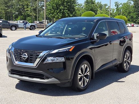 Used 2023 Nissan Rogue SV AWD/4WD image 2