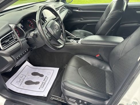 Used 2023 Toyota Camry XSE image 11