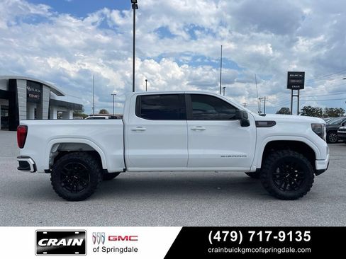 Used 2022 GMC Sierra 1500 Elevation w/ LPO, Elevation Black Package AWD/4WD image 8