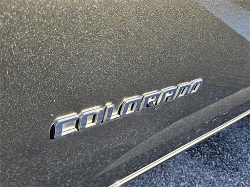 Used 2018 Chevrolet Colorado LT w/ LT Convenience Package image 19