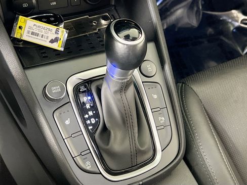 Used 2023 Hyundai Kona Limited image 17