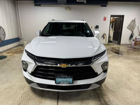 Certified 2025 Chevrolet Blazer LT w/ Convenience Package AWD/4WD image 2