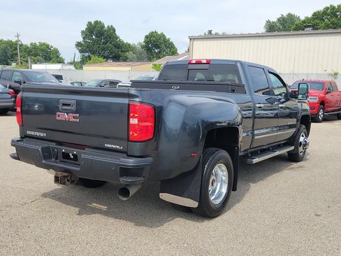 Used 2018 GMC Sierra 3500 Denali w/ Duramax Plus Package AWD/4WD image 4
