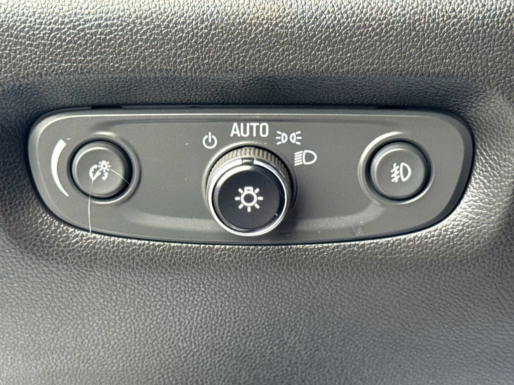 Used 2019 Chevrolet Traverse LT w/ LT Premium Package AWD/4WD image 36