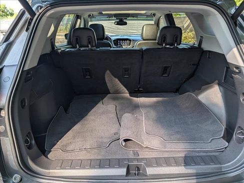 Used 2020 GMC Terrain SLT w/ Preferred Package FWD image 18