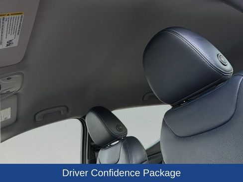 Used 2023 Chevrolet Bolt EUV LT w/ Convenience Package FWD image 12