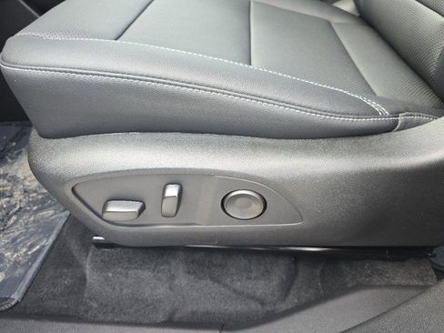 New 2026 Chevrolet Traverse LT w/ Sun and Wheel Package image 23