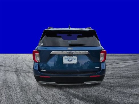 Used 2020 Ford Explorer XLT w/ Equipment Group 202A RWD image 5