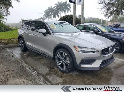Certified 2025 Volvo V60 B5 Cross Country Plus image 1