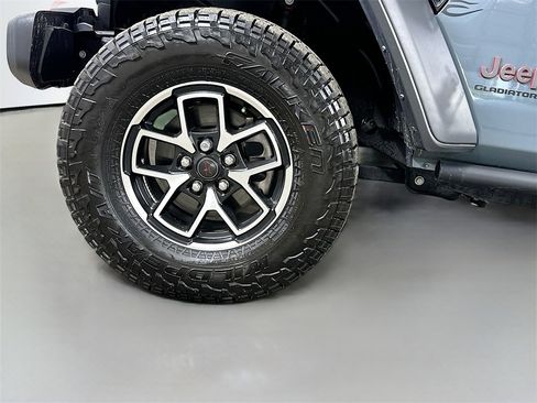 Used 2024 Jeep Gladiator Rubicon w/ Convenience Group image 8