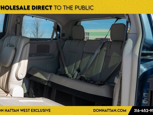 Used 2012 Chrysler Town & Country Touring-L w/ Entertainment Group #2 image 16