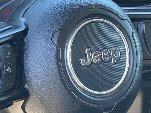 Used 2022 Jeep Gladiator Sport AWD/4WD image 26