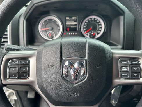 Used 2022 RAM 1500 Classic SLT RWD image 23