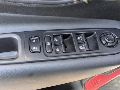 Used 2023 Jeep Renegade Trailhawk image 15