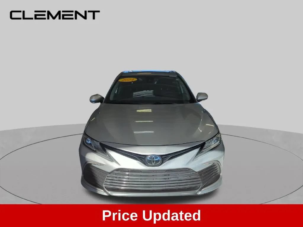 Used 2024 Toyota Camry LE w/ Convenience Package FWD image 11