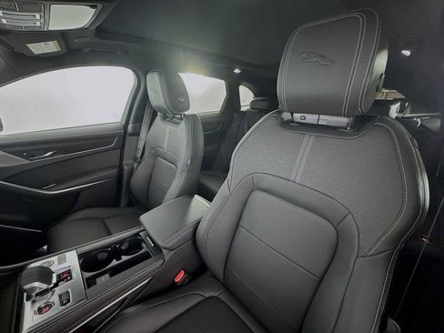 New 2026 Jaguar F-PACE R-Dynamic S image 9