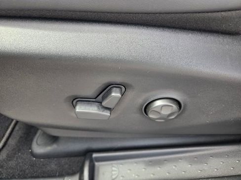 New 2026 Chrysler Pacifica Select image 4