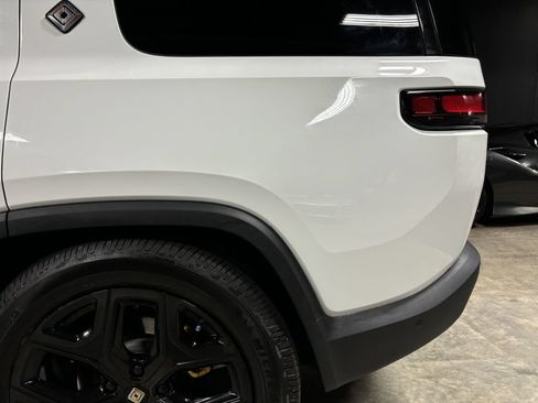 Used 2024 Rivian R1S Adventure AWD/4WD image 23