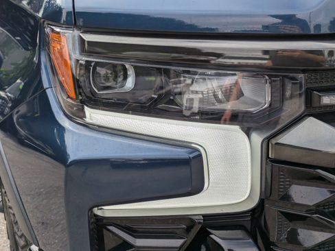 Used 2022 Chevrolet Silverado 1500 ZR2 w/ Technology Package image 10