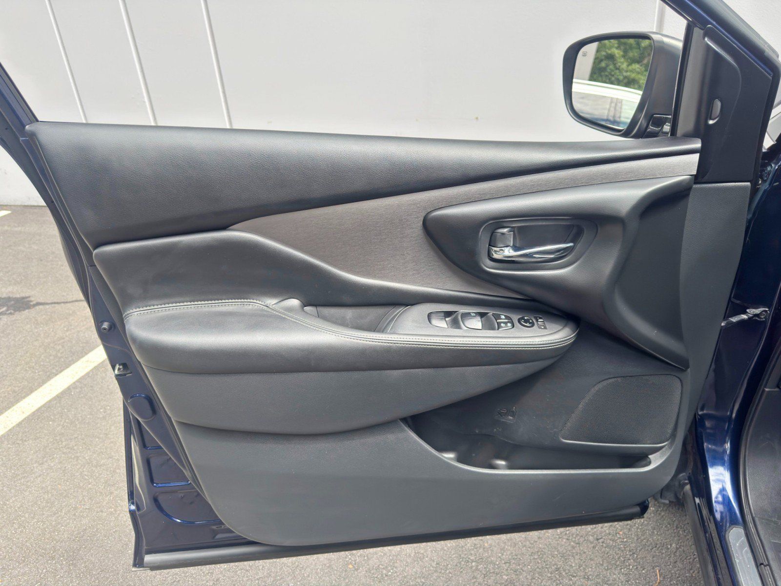 Used 2023 Nissan Murano SV FWD image 35