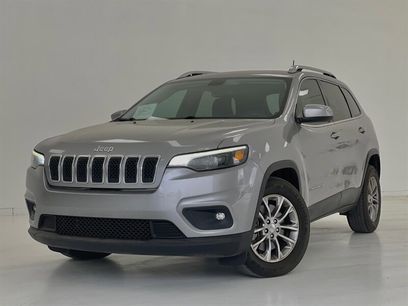 Used 2019 Jeep Cherokee Latitude Plus w/ Comfort/Convenience Group
