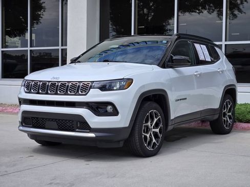 Used 2025 Jeep Compass Limited AWD/4WD image 3