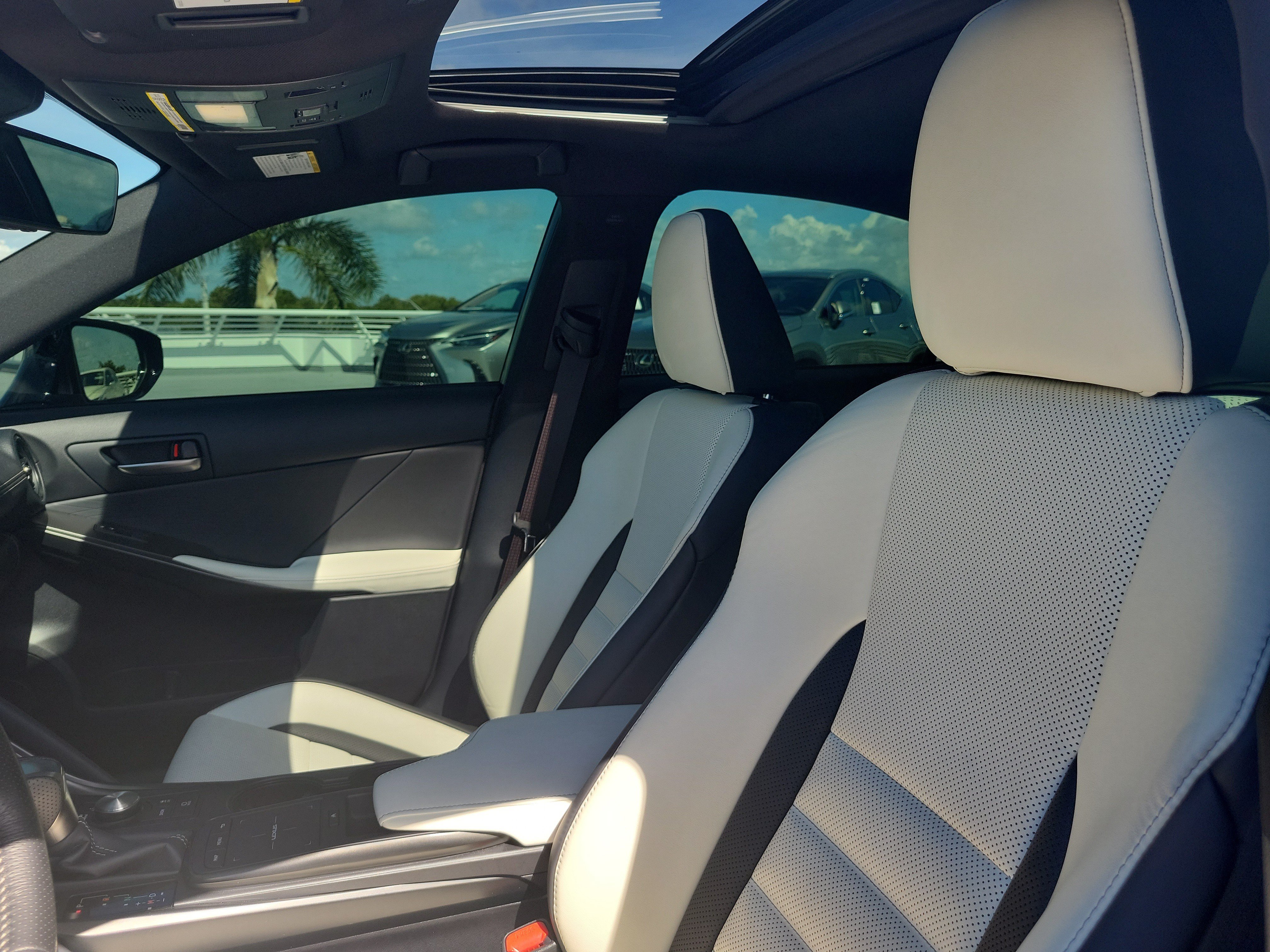 Used 2025 Lexus IS 350 F Sport RWD image 19