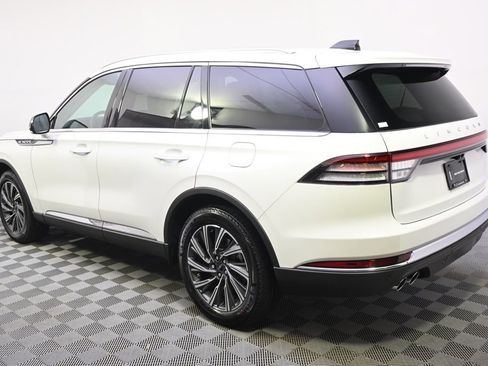 New 2026 Lincoln Aviator AWD image 3