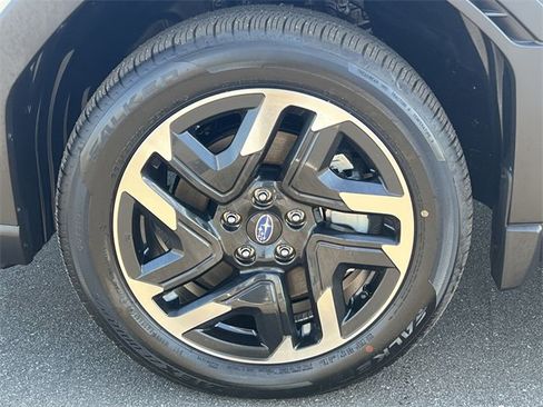 Used 2025 Subaru Forester Limited image 39