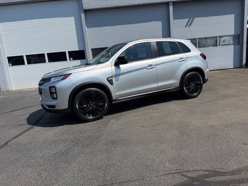 Used 2025 Mitsubishi Outlander Sport LE AWD/4WD image 22
