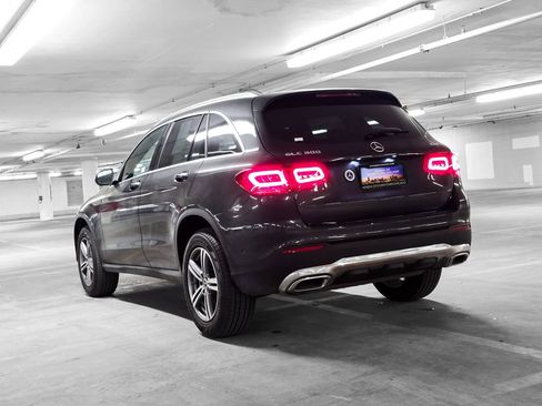 Used 2022 Mercedes-Benz GLC 300 4MATIC image 5