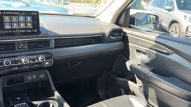 Used 2023 Honda Pilot Elite image 25