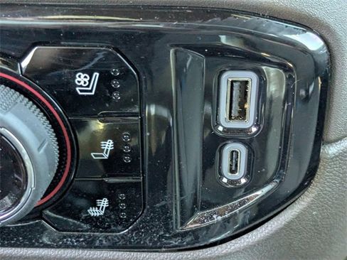 Used 2025 Chevrolet Silverado 1500 LTZ image 20