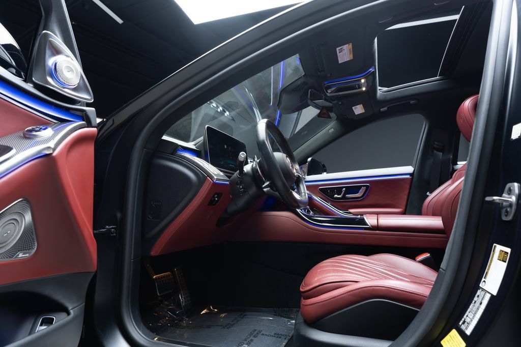 Used 2025 Mercedes-Benz S 63 AMG S image 21
