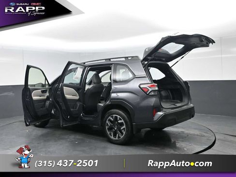Used 2025 Subaru Forester AWD/4WD image 34