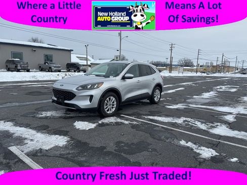 Used 2020 Ford Escape SE image 1
