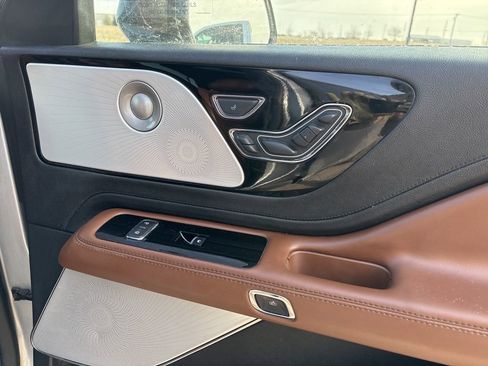 Used 2021 Lincoln Aviator Reserve w/ Equipment Group 202A AWD/4WD image 24