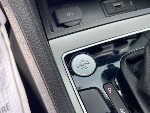 Used 2020 Volkswagen Passat 2.0T R-Line image 16