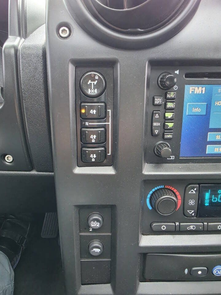 Used 2005 HUMMER H2 w/ Preferred Equipment Group AWD/4WD image 21