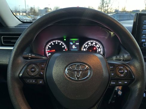 Used 2021 Toyota RAV4 LE image 23