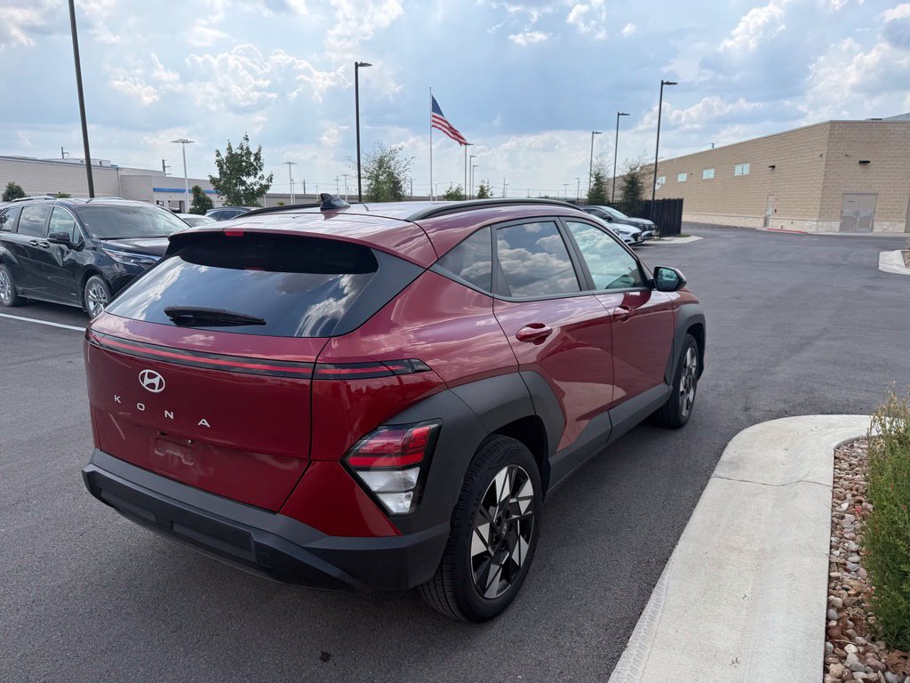 Certified 2025 Hyundai Kona SEL FWD image 4