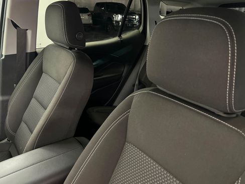 Used 2023 GMC Terrain SLE w/ Driver Convenience Package FWD image 17