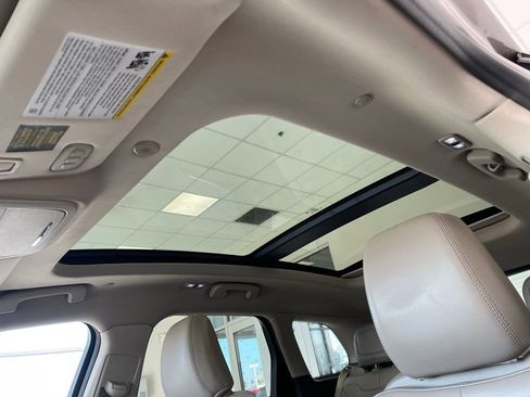 Used 2021 Lincoln Corsair AWD w/ Premium Package image 10